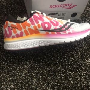 saucony dunkin donuts 2019